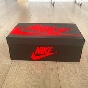 EMPTY Jordan Retro 1s Women's 8.5 Shoe Box
